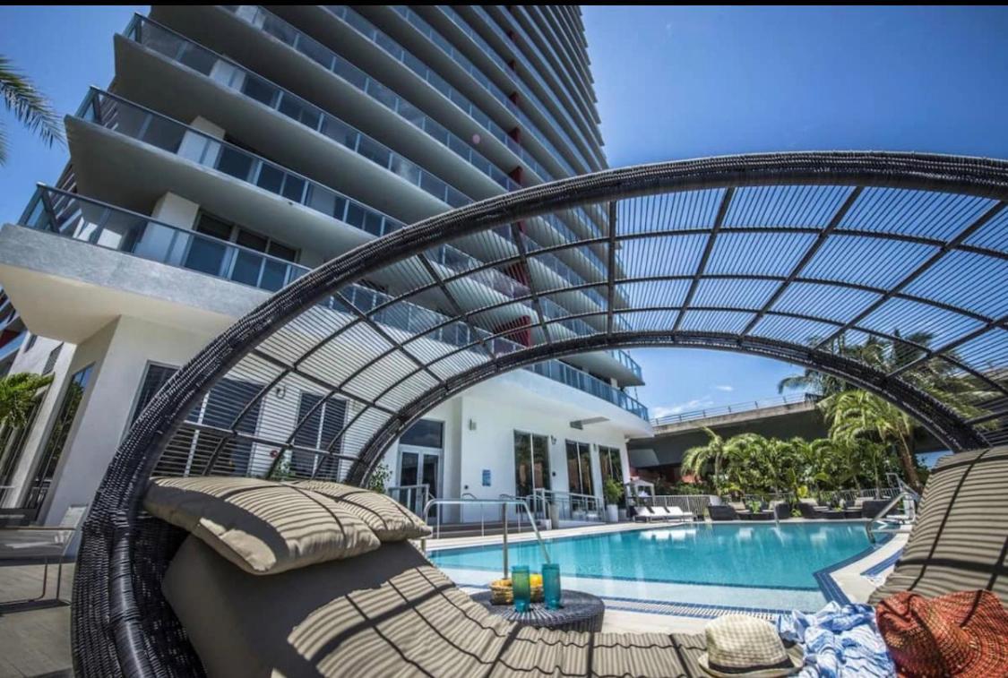 Studio In Hallandale 2 Beds ハランデール・ビーチ エクステリア 写真