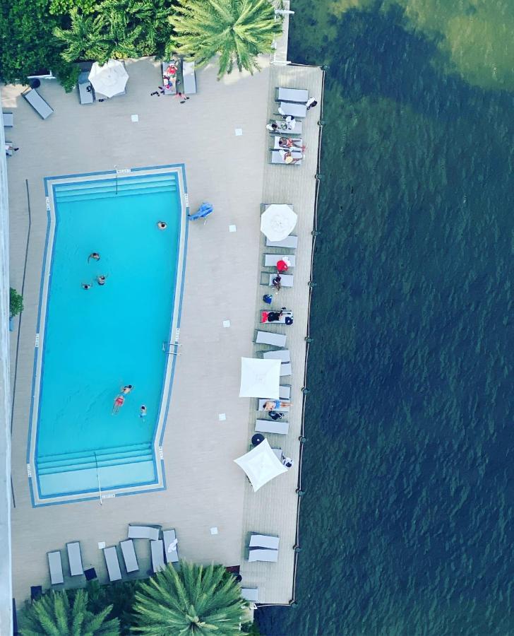 Studio In Hallandale 2 Beds ハランデール・ビーチ エクステリア 写真