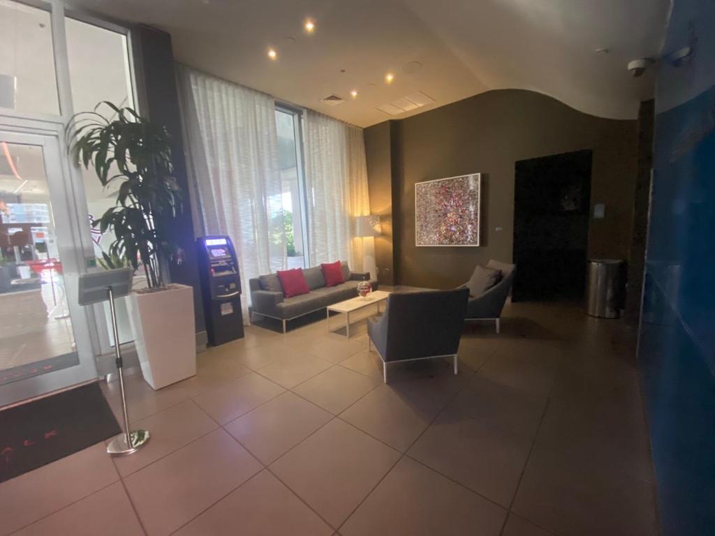 Studio In Hallandale 2 Beds ハランデール・ビーチ エクステリア 写真